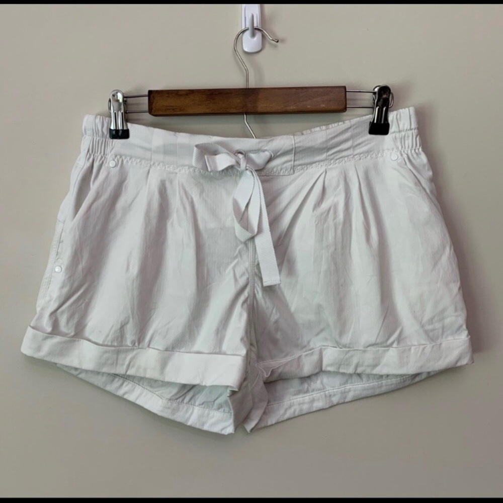 Lululemon Spring Break Away Drawstring Shorts 10